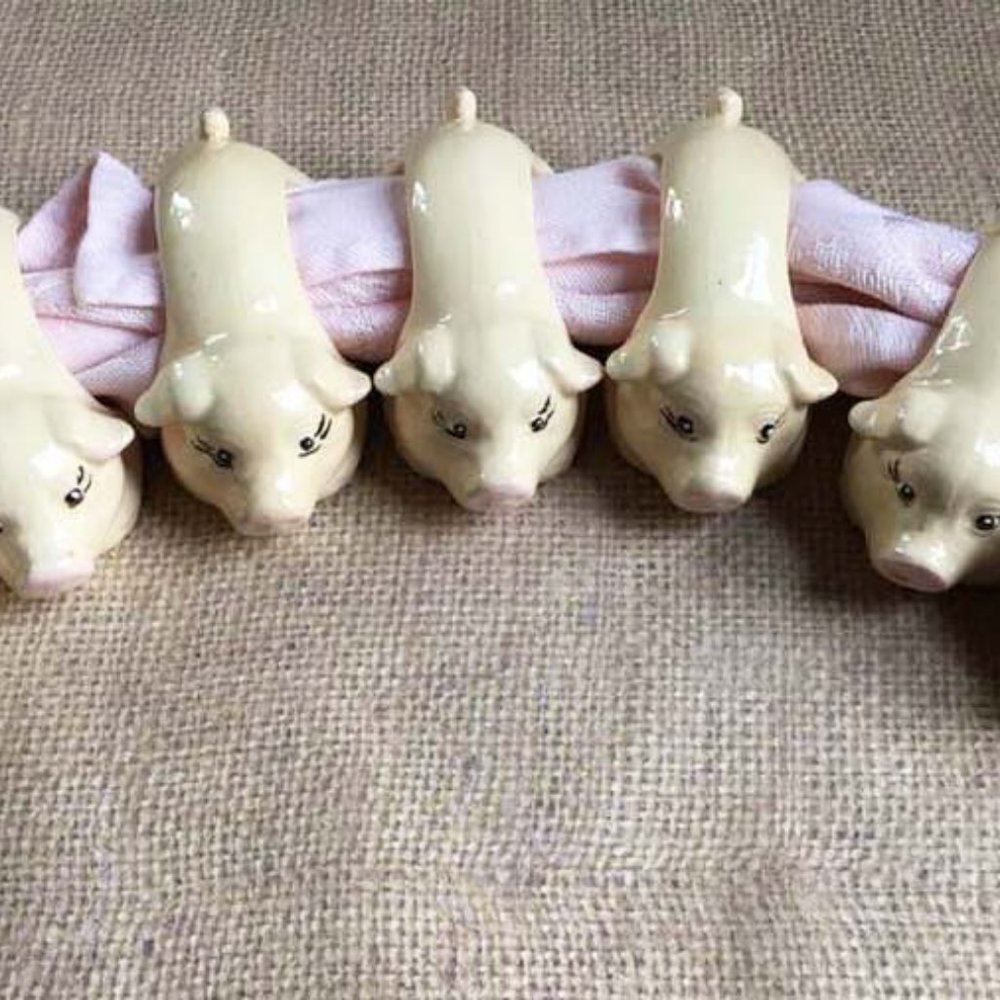 Glass Pig Napkin Rings - Picture 6 of 9